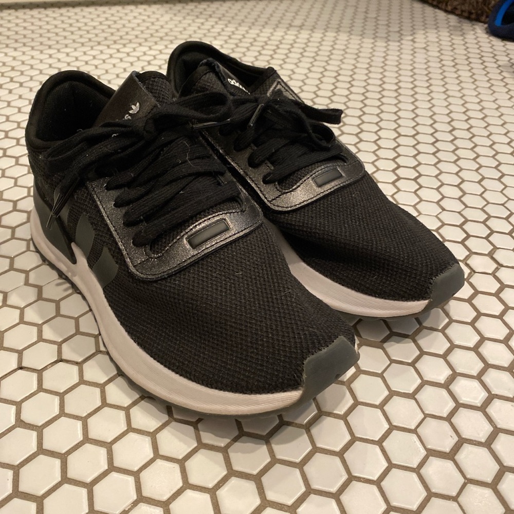 ADIDAS size 8 black sneakers.